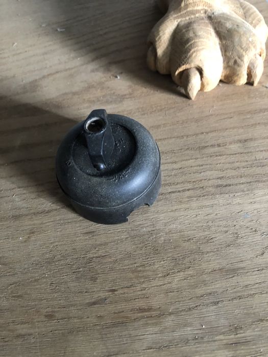 Ретро вимикач світла