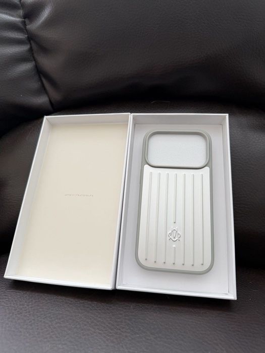 Чехол Rimowa iphone 17 pro