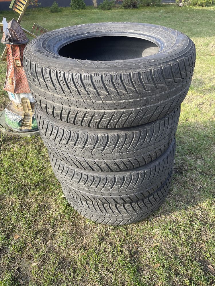 Шини зимові Nokian 235/65 R17 2018рік  стан ідеальний  7mm 4шт