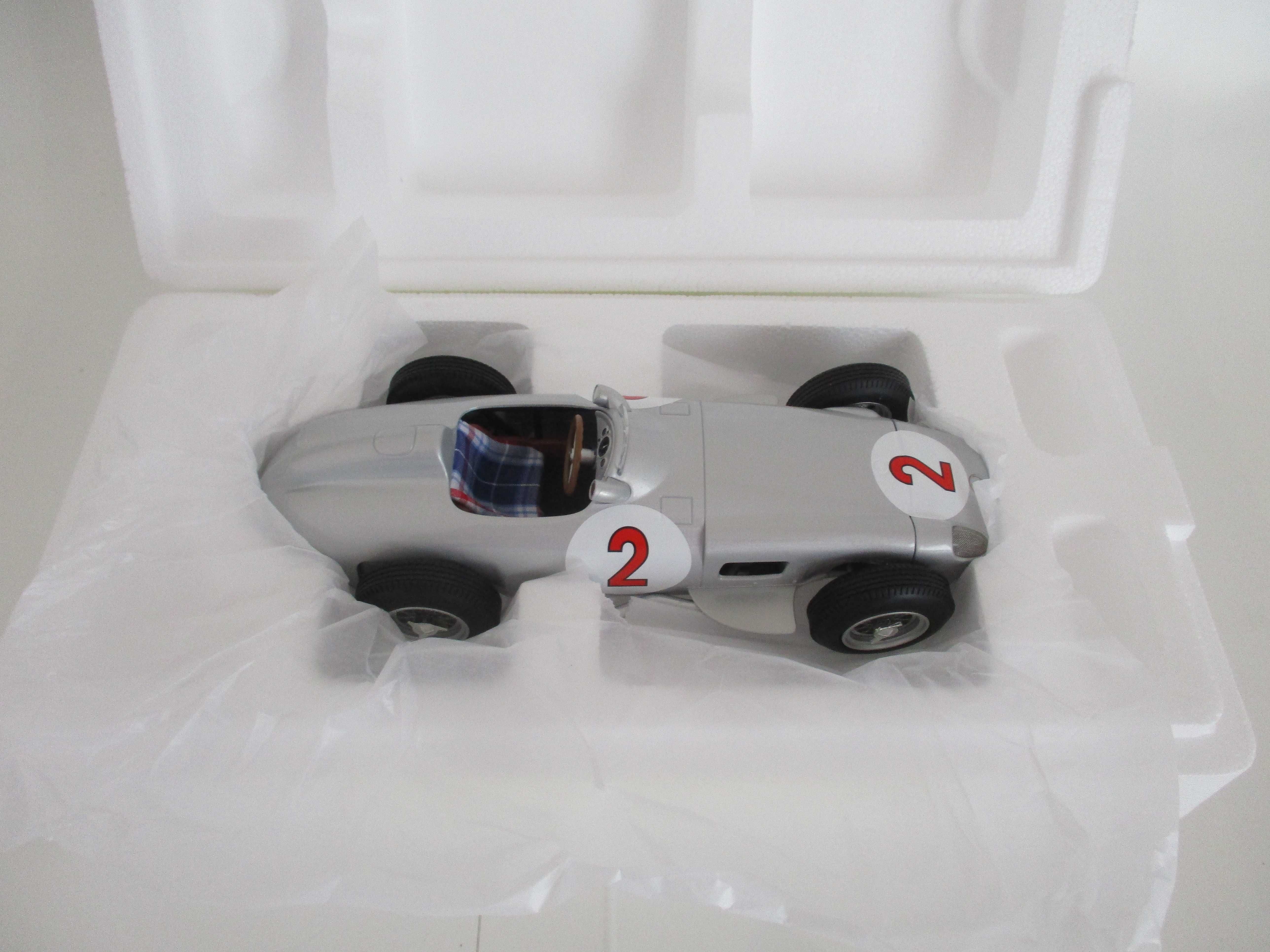 Miniatura MERCEDES-BENZ W196 
Formula  1