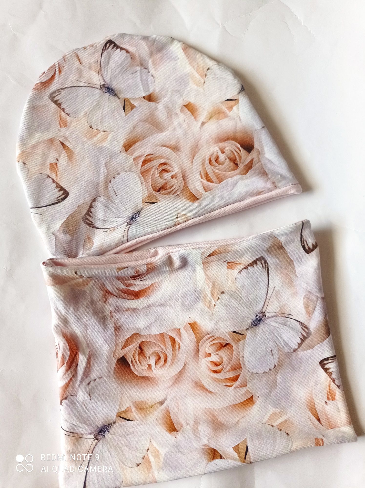 Motyle i róże komplet wiosenno jesienny obwód 54 cm handmade