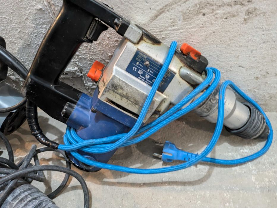 ударные  дрели  3 шт  цена за все