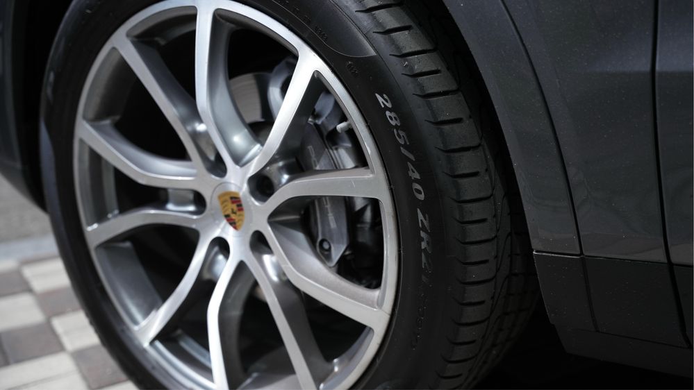 Porche Caenne 2020 рік 40000 пробігу дуже гарний стан.