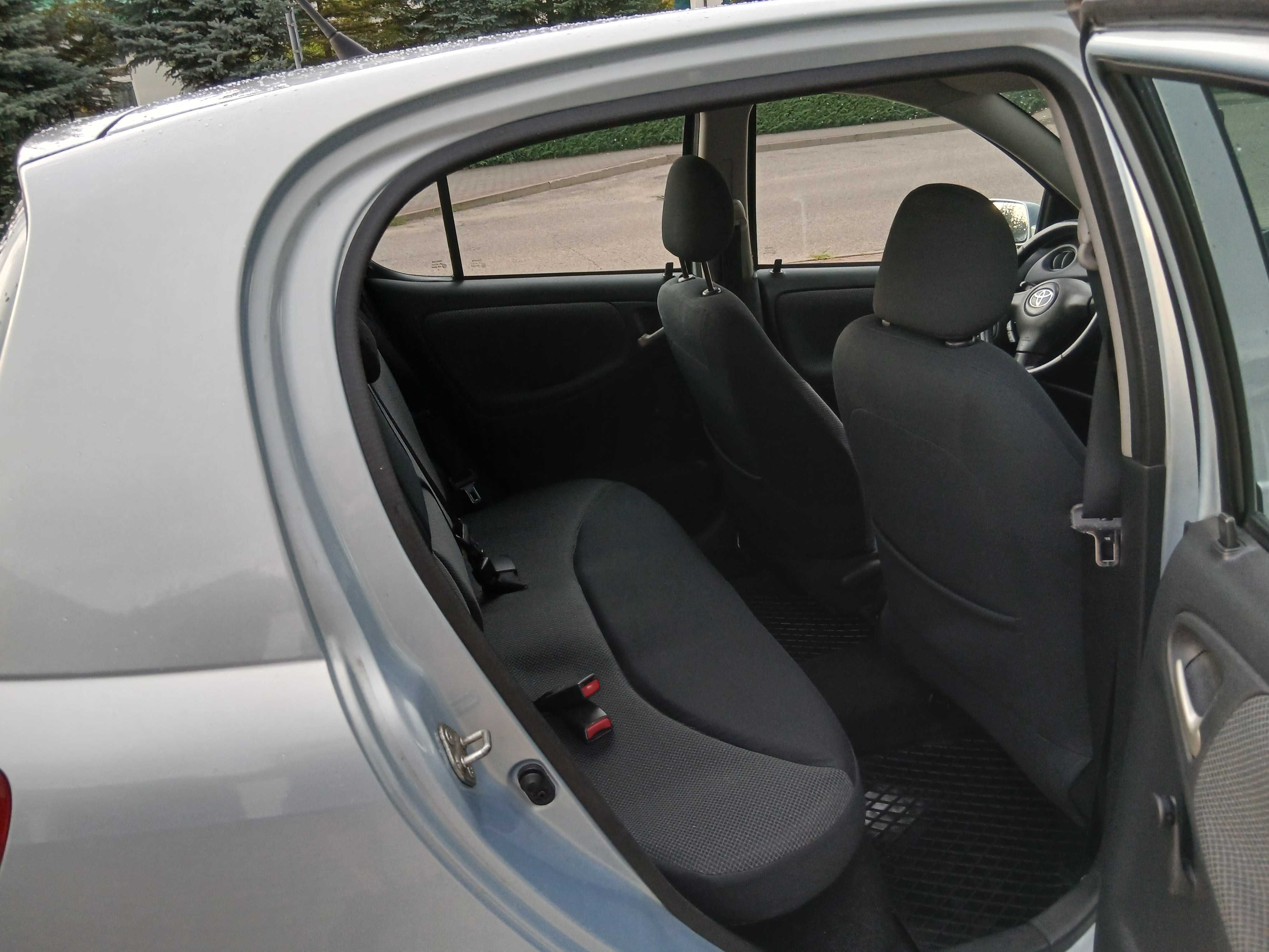 TOYOTA YARIS 1.0B klimatyzacja 5 drzwi VVT-i .