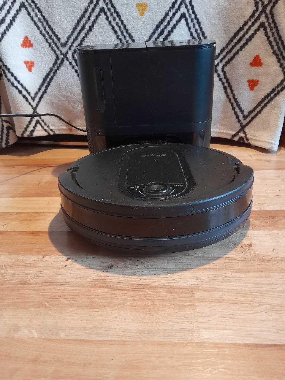 Robot sprzątający Shark RV1100S1EU.