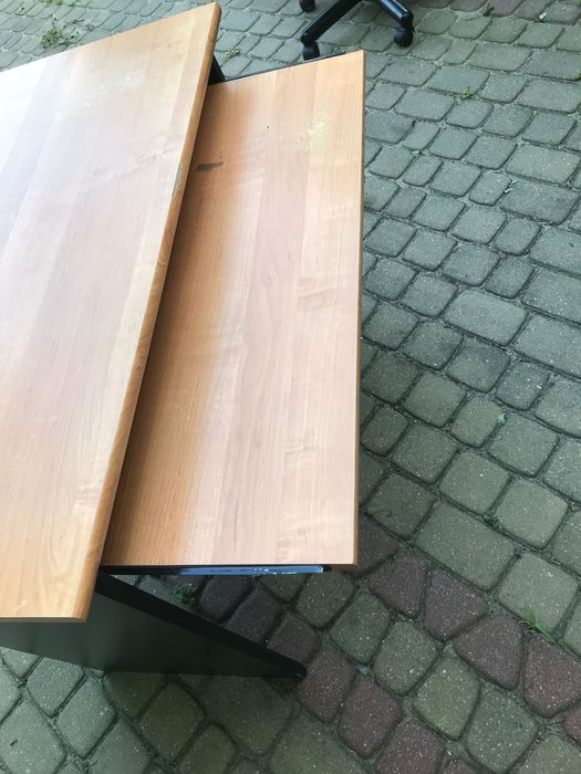 Biurko komputerowe małe z wysuwaną półką