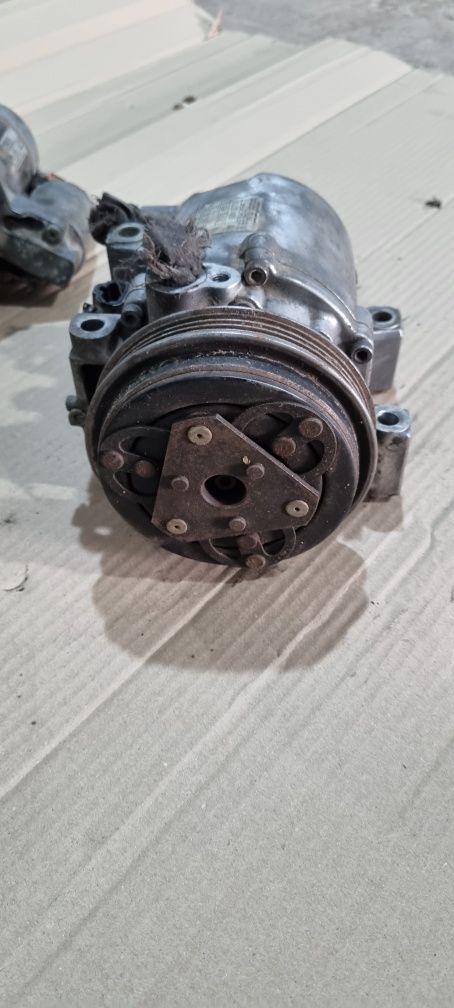 Компресор кондиціонера Subaru Forester 2.0 16V 1997-2002 73111FA132
