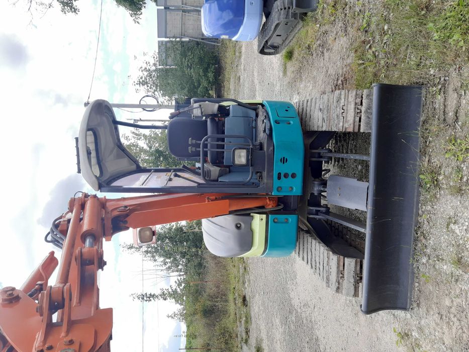 Екскаватор гусеничний HITACHI ZX30UR