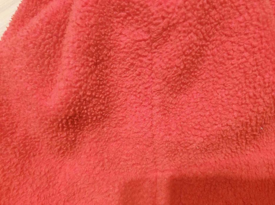 Czapka zimowa z polaru w kolorze czerwonym z pomponem z logo WOŚP