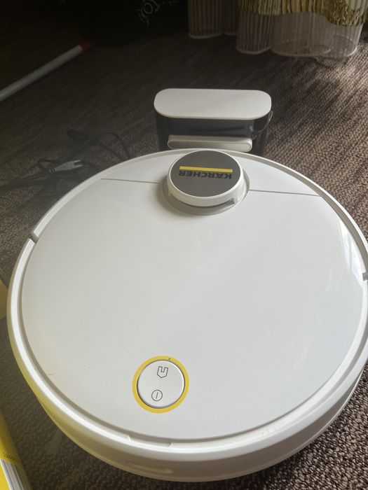 Karcher RCV 3 — робот пилосос, майже новий + повний комплект