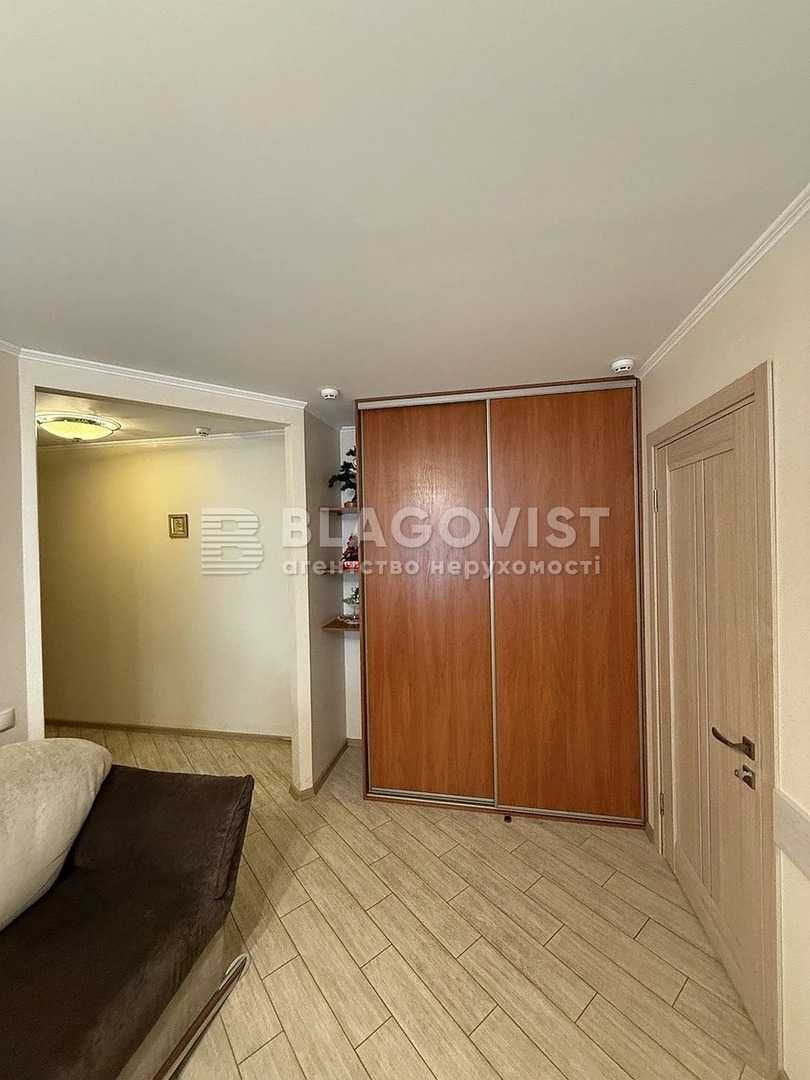Продаж 2-кімнатної квартири, вул. Дегтярівська, 28 (Київ)