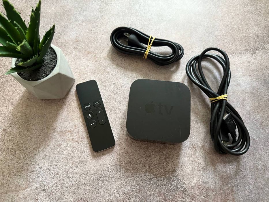 Apple TV 4K 64Gb A1842 Хороший стан