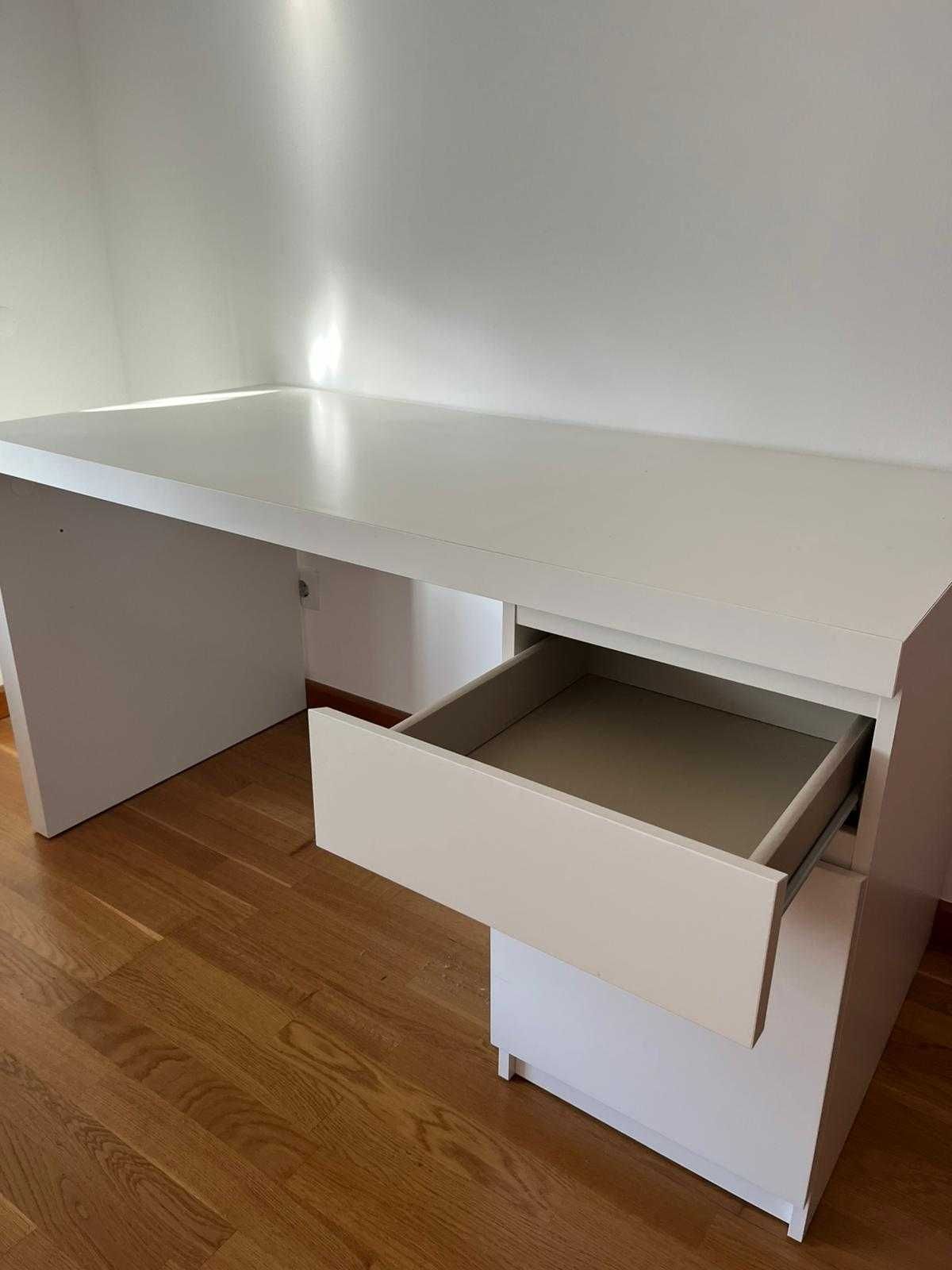 Vendo secretária branca Ikea