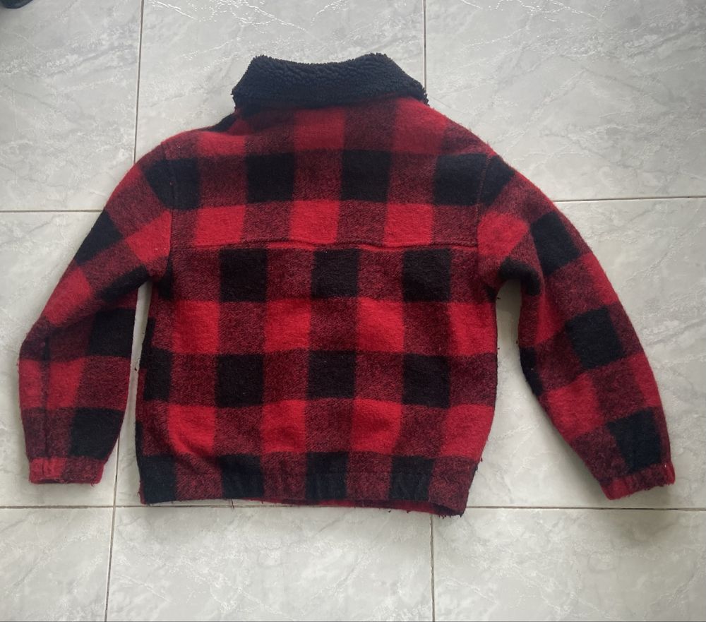 Camisola quadrados preto e vermelho