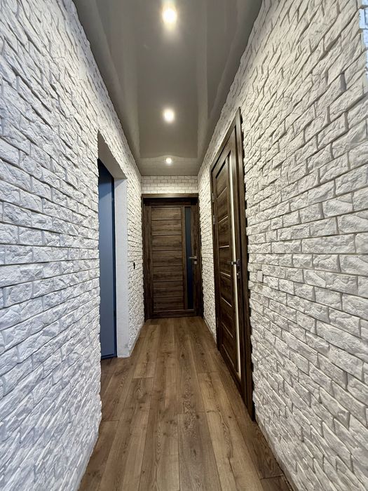 Продажа 3 ком. 10 мкрн. Левый берег