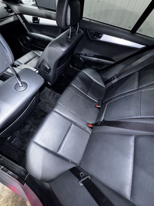 Мерседес с300 99350км, 2 власники.