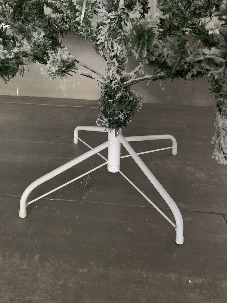 Árvore de Natal Grande 2,10m – Só 30€!