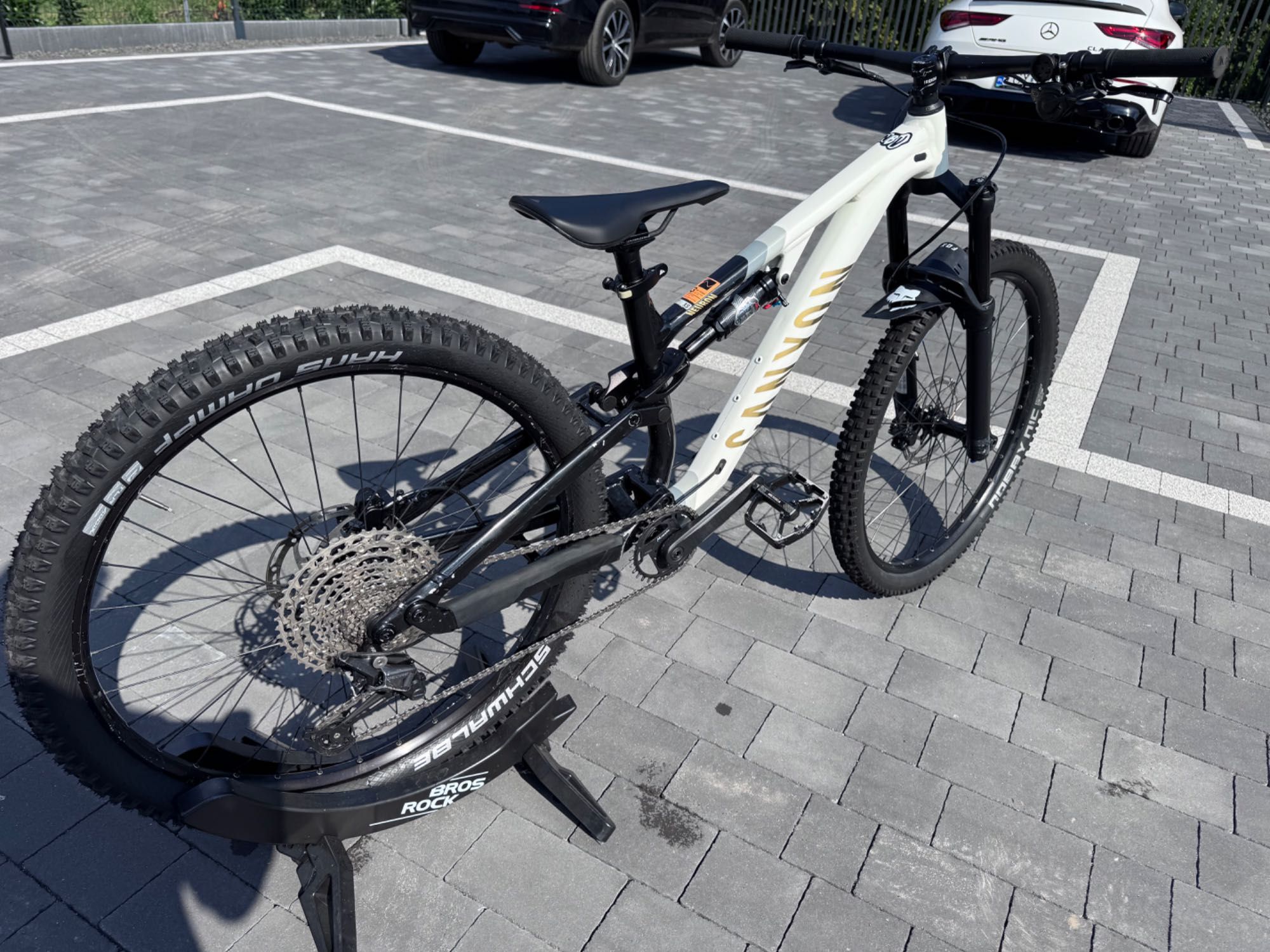 Canyon Young Hero Neuron 2023  XS