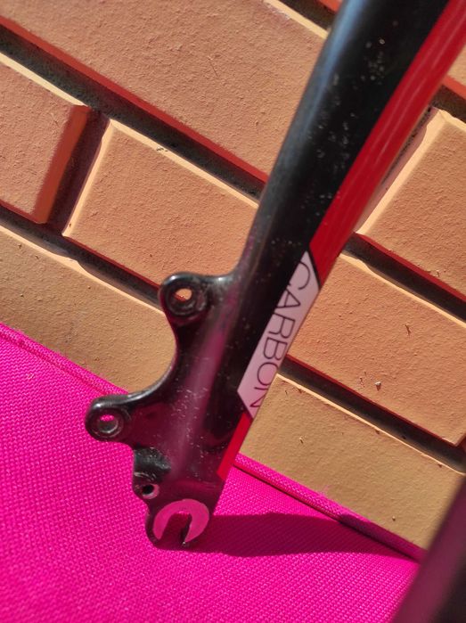 Легка карбонова вилка Boardman Hybrid Pro Carbon 700c QR