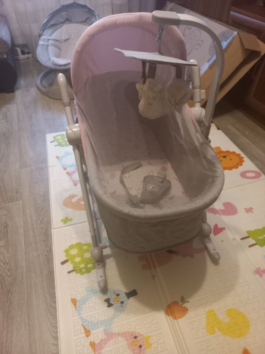 Kinderkraft Nola 5w1 -łóżeczko, kołyska, leżaczek, bujaczek, krzesełko