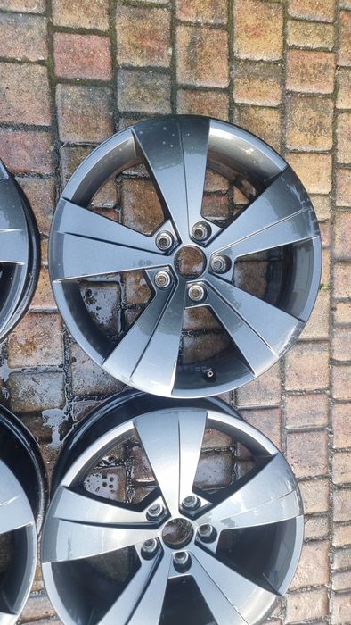 Komplet felg felgi skoda superb III 17"