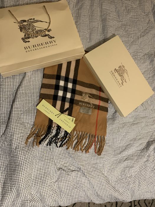 Szalik Burberry Kaszmirowy Elegancki
