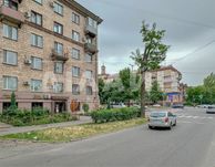 Відмінна 2 комн. сталінка під ремонт! У центрі міста!