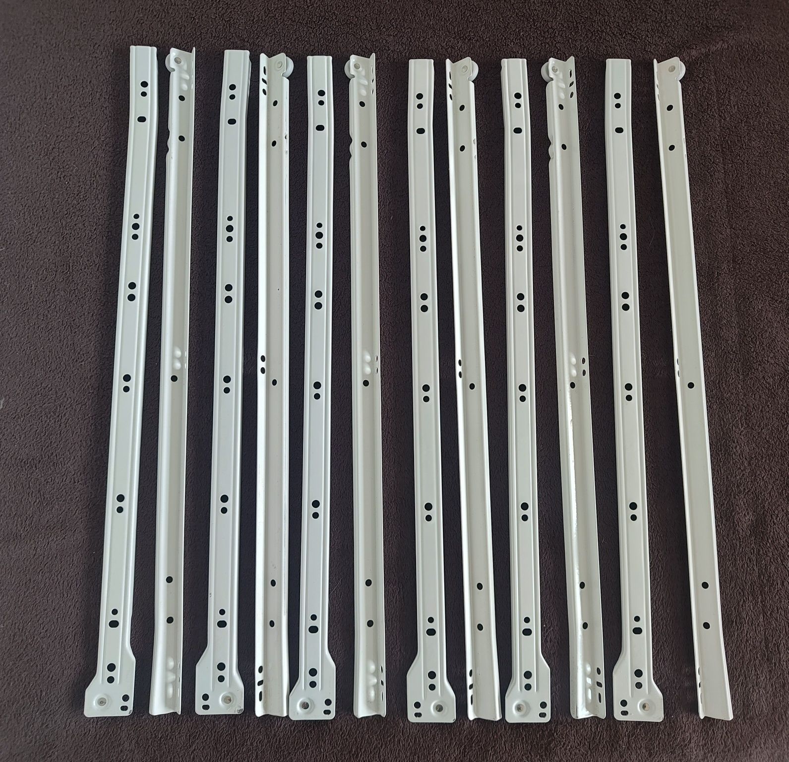 Prowadnice rolkowe szuflad Ikea Hemnes
