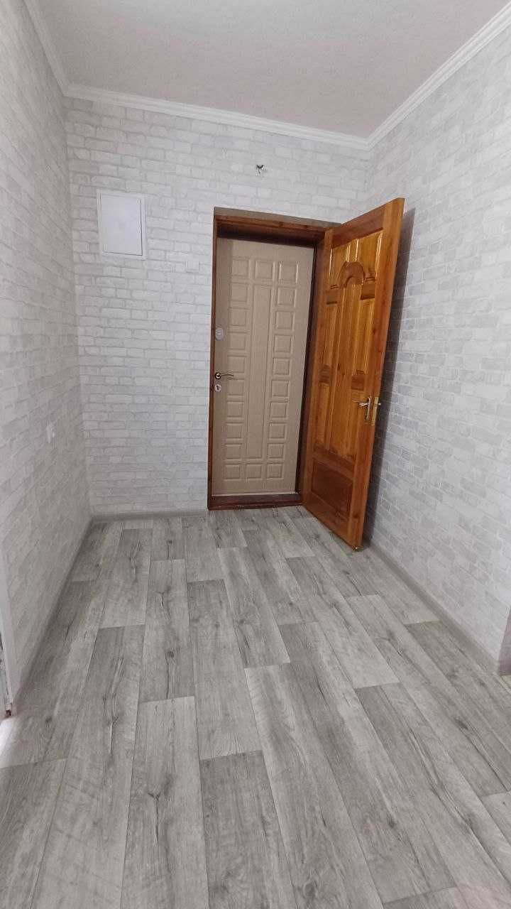 Продається 3-х кімнатна квартира в м. Звягель, вул. Шевченка 76.