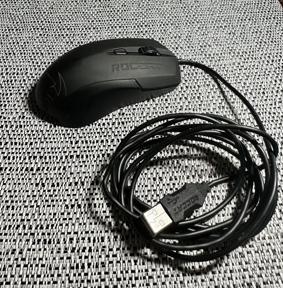 Игровая мышка Roccat USB Black (ROC-11-310)