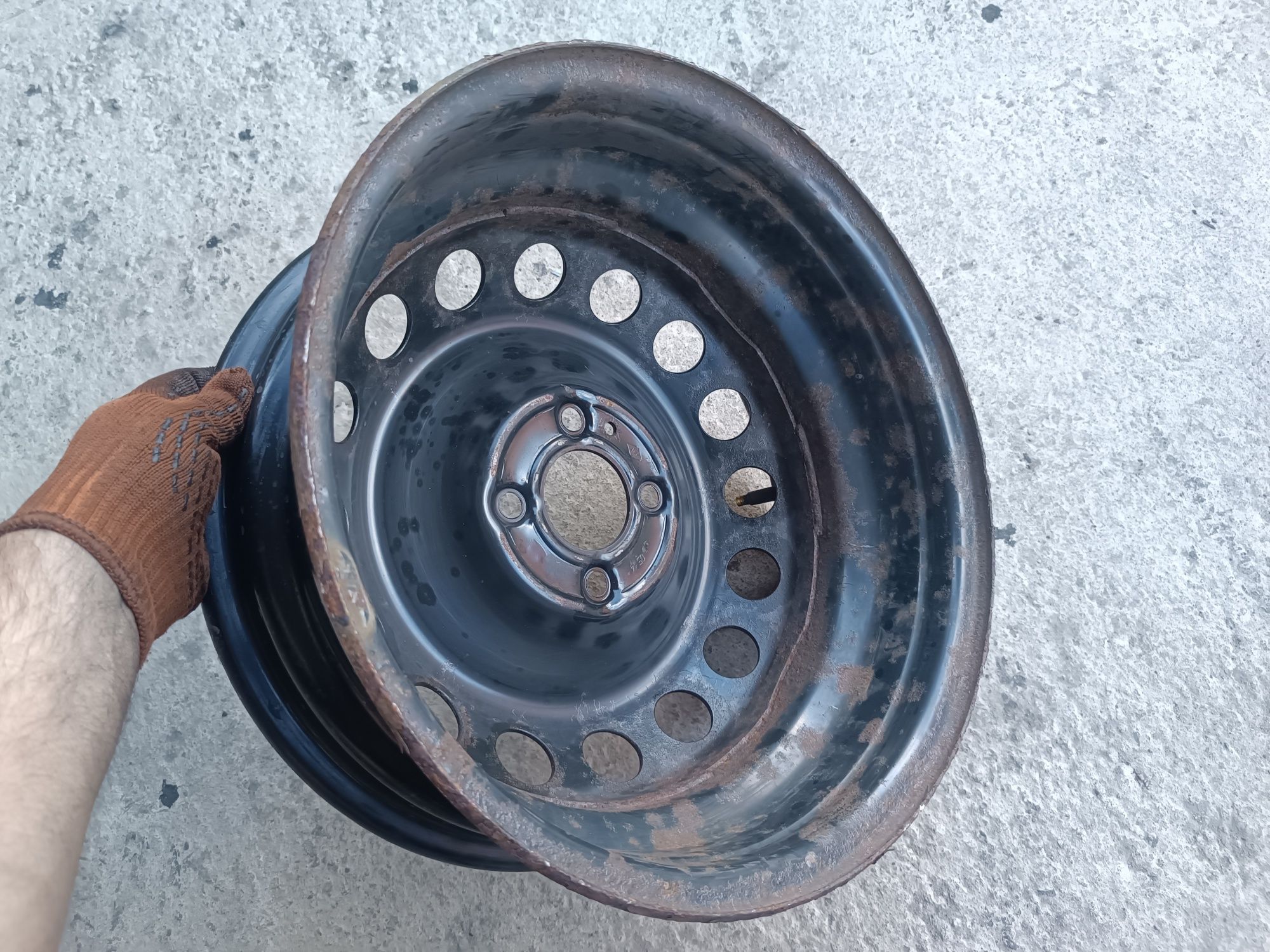 Металевий диск 4 100 R15 RENAULT
