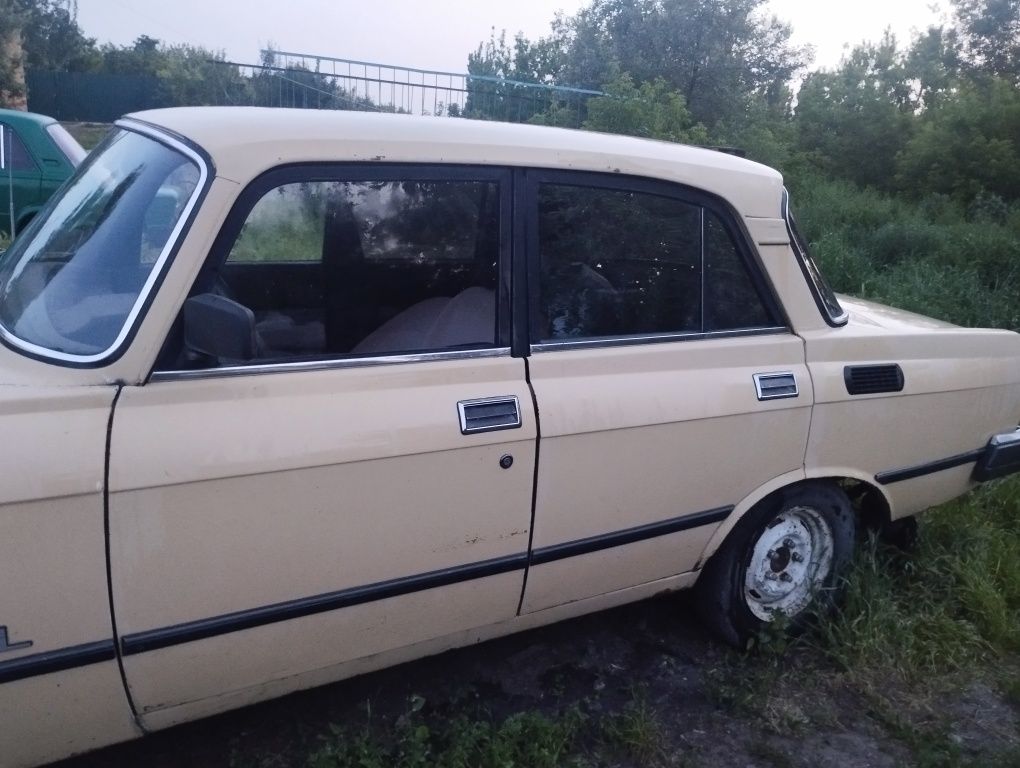 Москвич 2140 люкс .