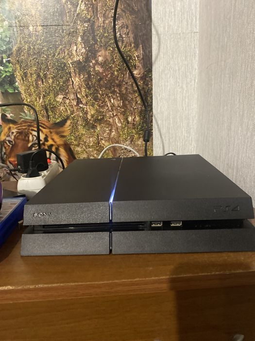 Продам PS4 Fat 500gb