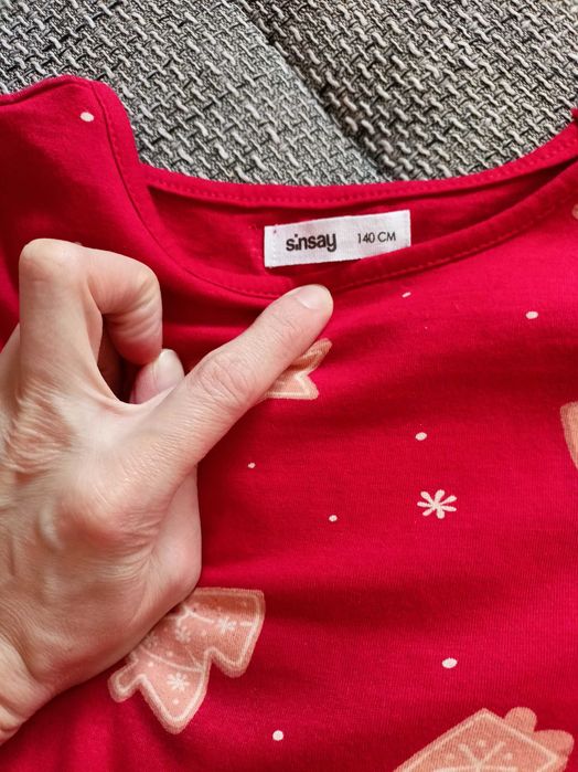 Śliczna sukienka świąteczna rozmiar 140