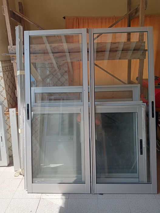 Varias janelas em aluminio