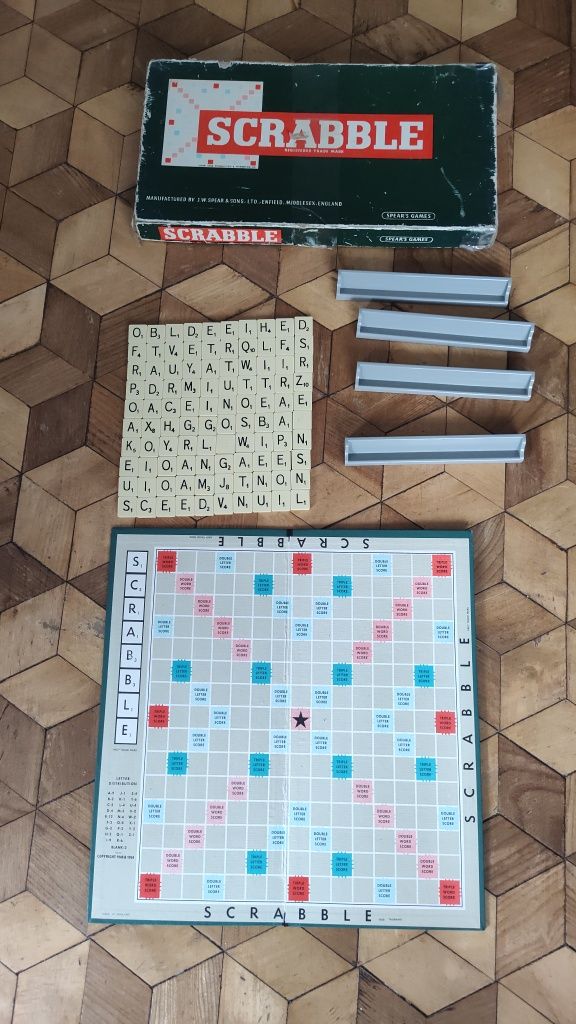 Scrabble edycja angielska z 1955 roku, kompletna.