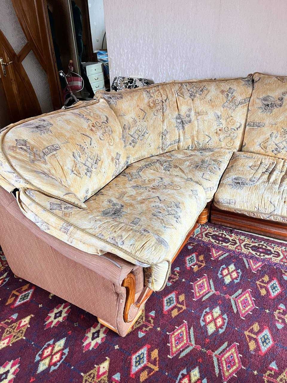 Продам итальянский диван с Французской раскладушкой.