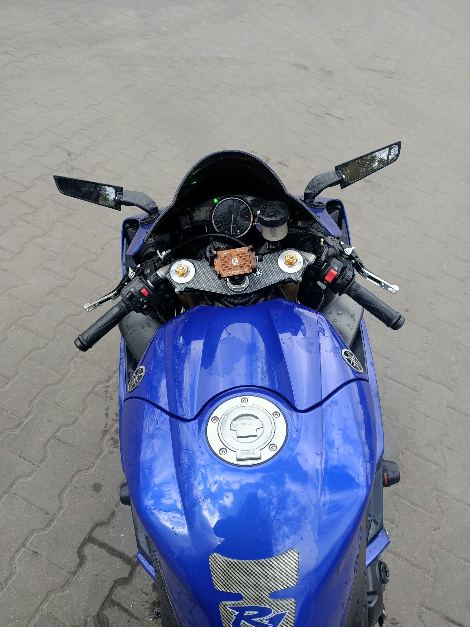 Motocykl Yamaha r1