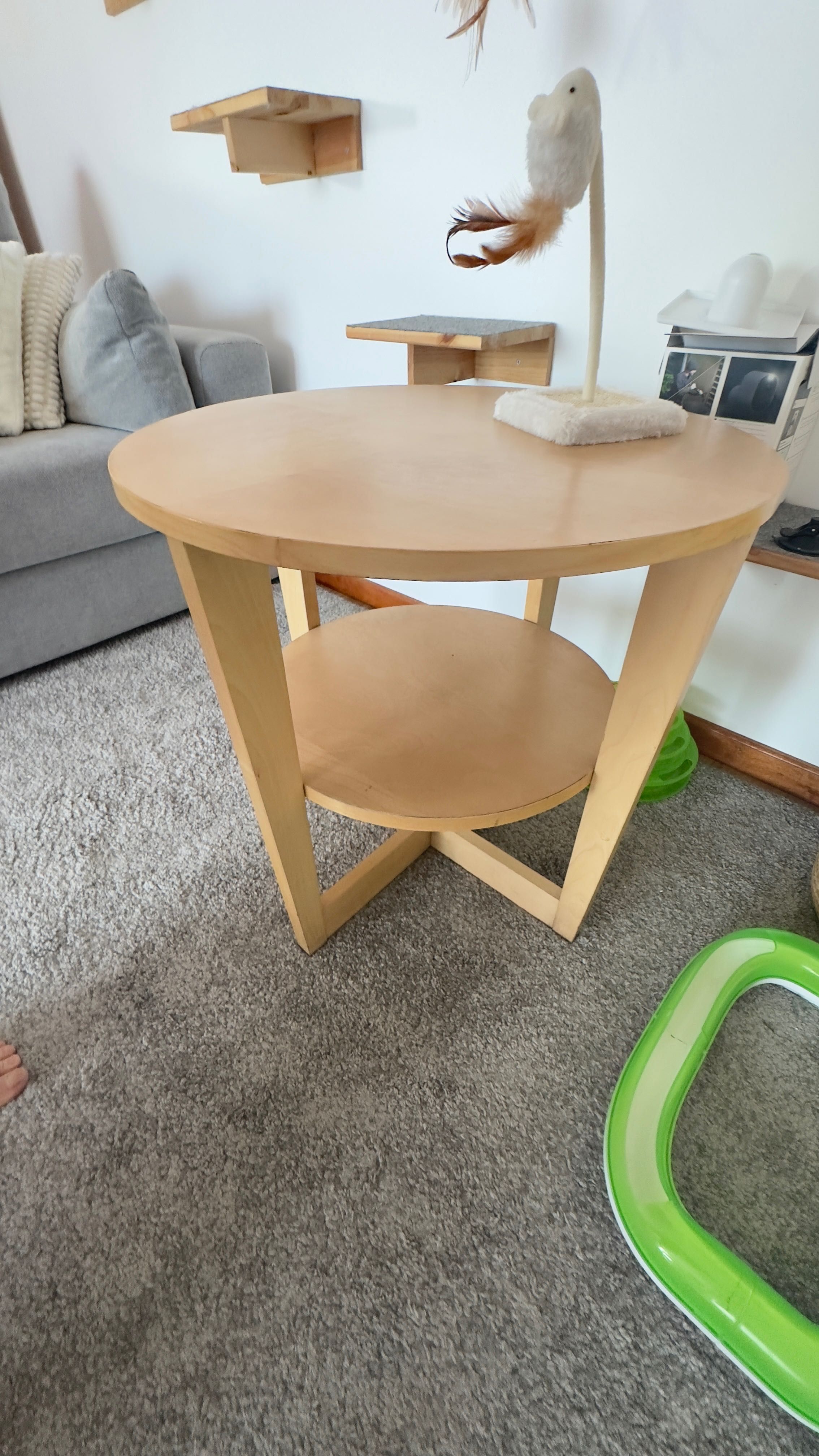 Mesa de madeira de apoio