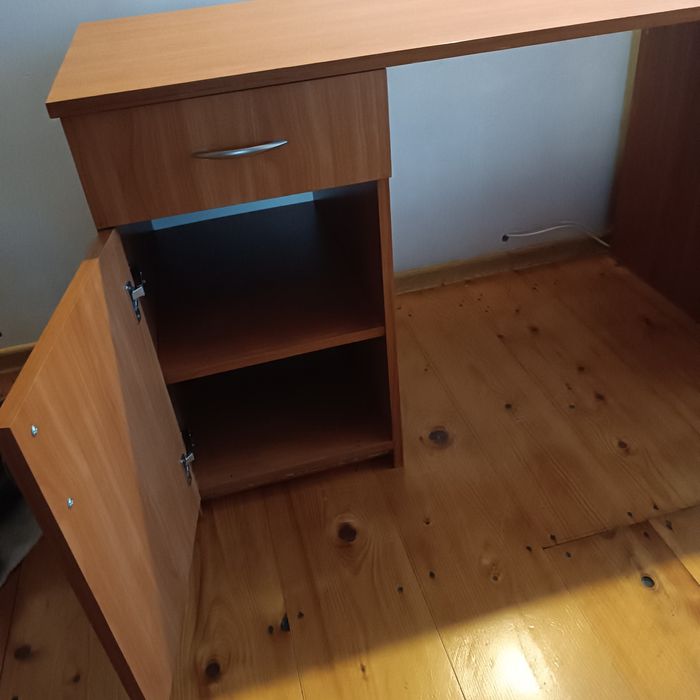 Duże biurko w bardzo dobrym stanie