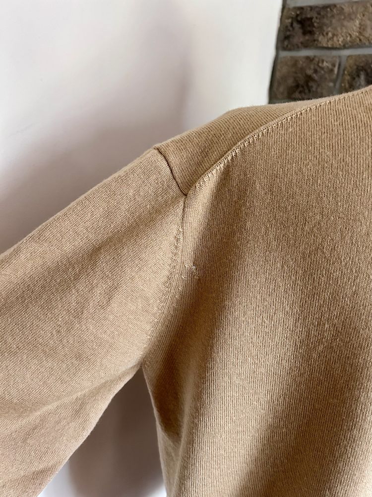 Wełniany brązowy sweter COS rozmiar L/40