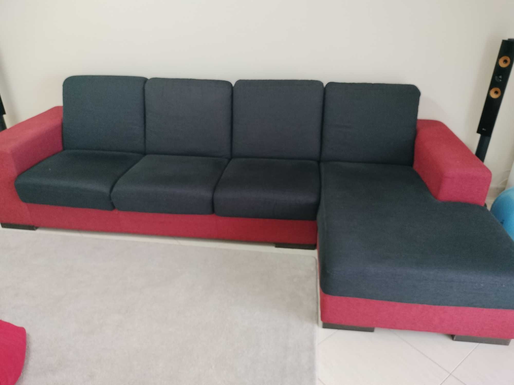 Sofá com chaise long