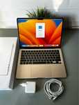 Apple Macbook Air 13”  M2 2022