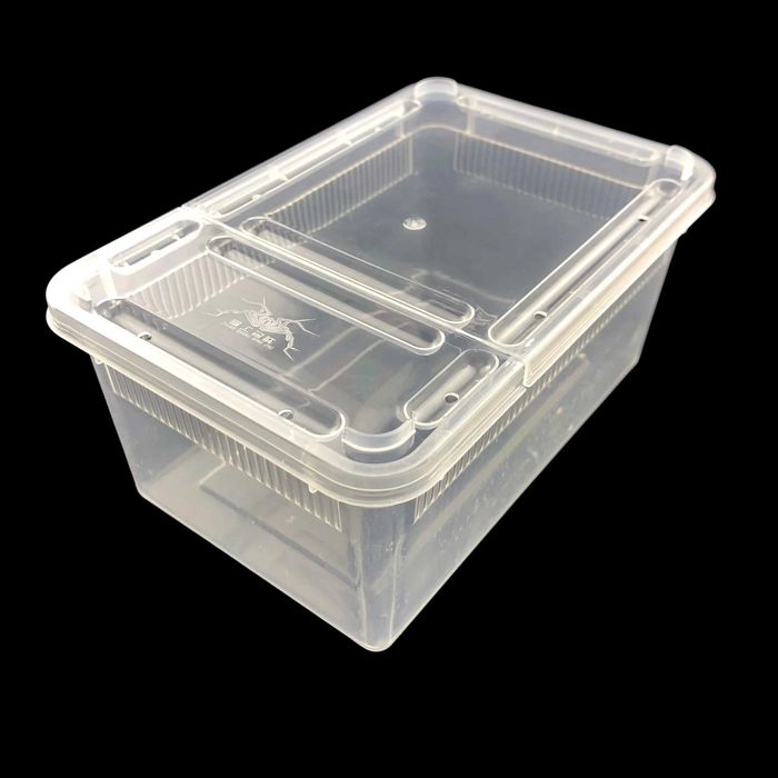Pojemnik przezroczysty z otwieranym wieczkiem i wentylacją 15x10x6,5cm