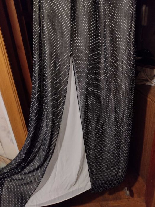 Дуже гарна довга сукня в горох 48-50