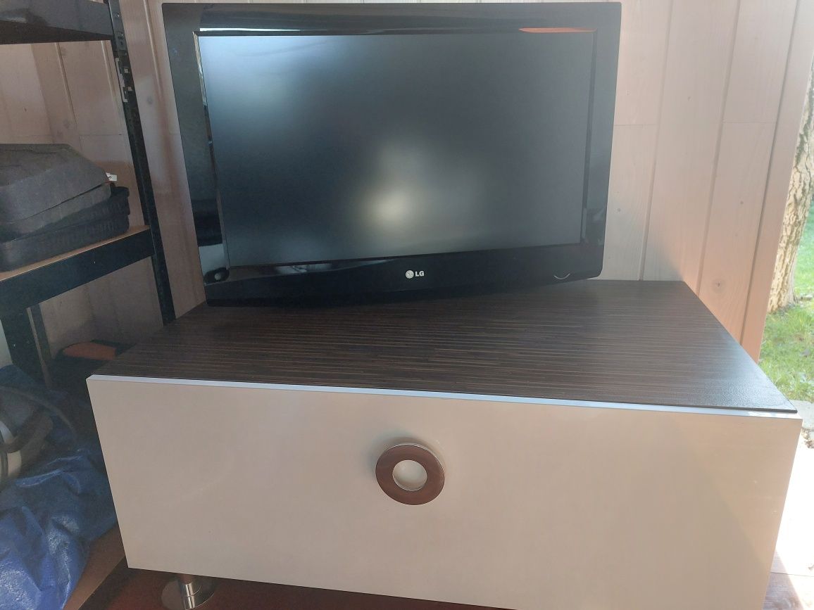 Szafka pod telewizor