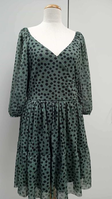 Modna sukienka w groszki