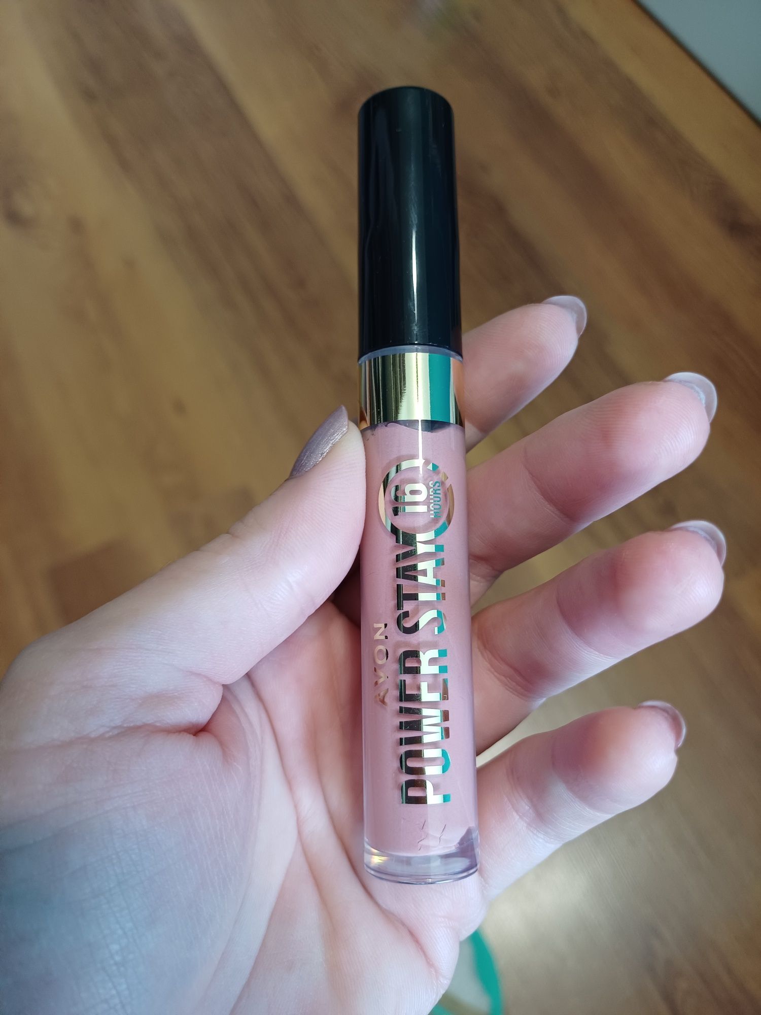 AVON szminka power stan 16 hours - odcień cant out Cafe 6 ml