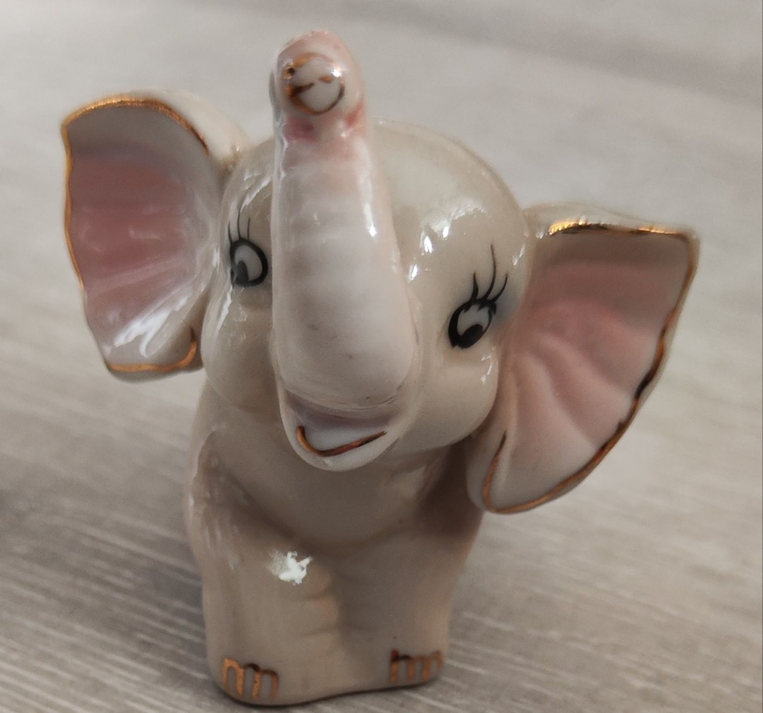 Słoń porcelanowy figurka