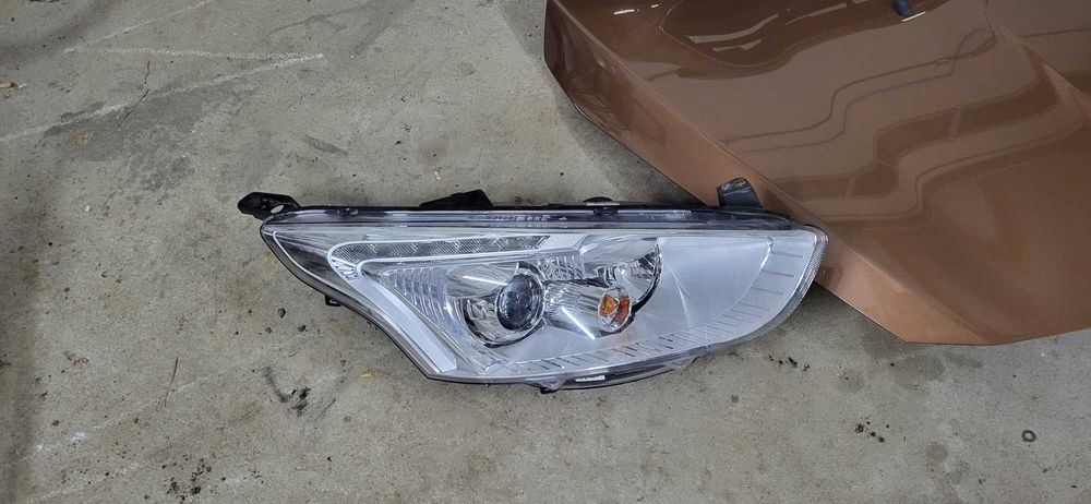 Sprzedam komplet przód zderzak maska błotniki lampy  ford b-max